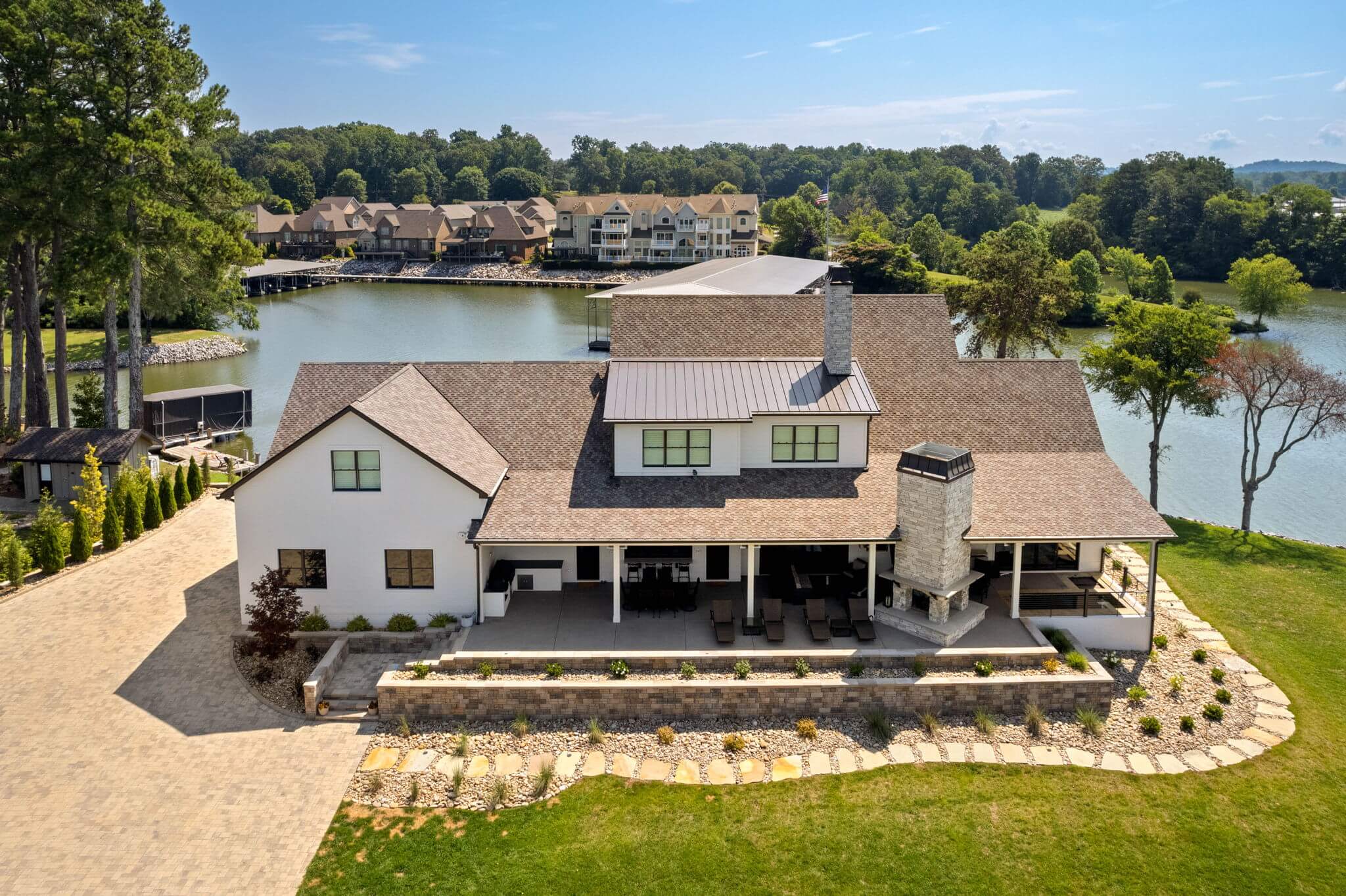 Modern Lakefront Escape